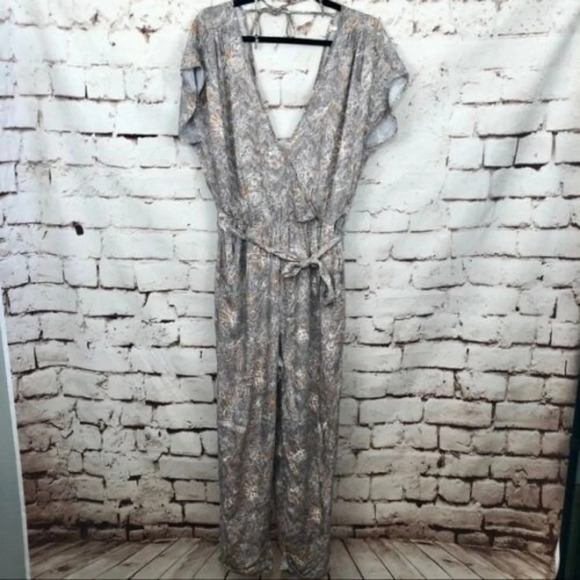 Free People Universal‎ Surplice Jumpsuit In Taupe - Picture 3 of 8